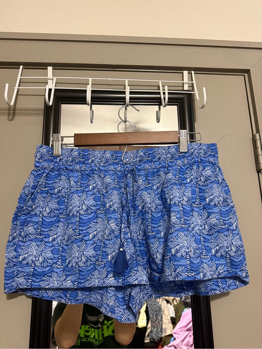 Vineyard Vines Blue Floral Drawstring Athletic Shorts